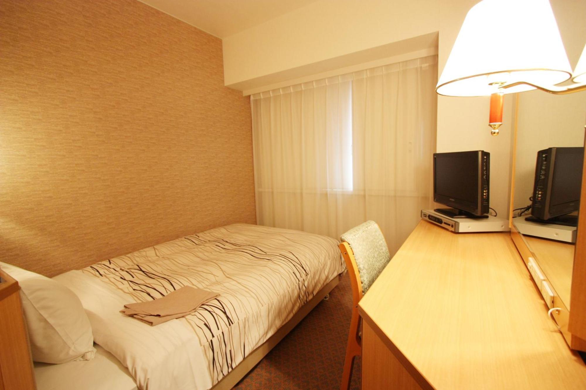Kanazawa Manten Hotel Ekimae Экстерьер фото