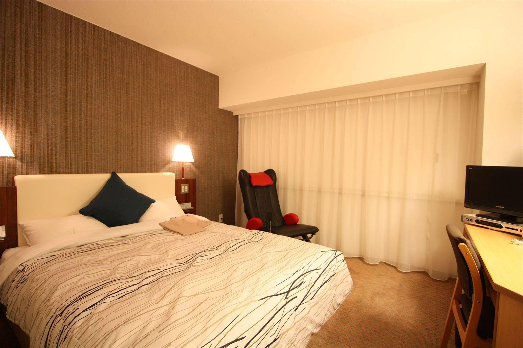 Kanazawa Manten Hotel Ekimae Экстерьер фото