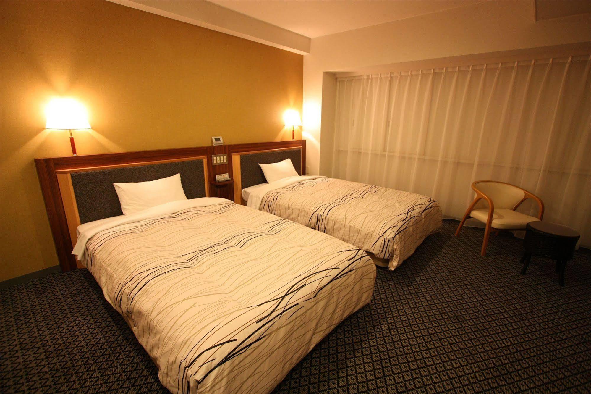 Kanazawa Manten Hotel Ekimae Экстерьер фото